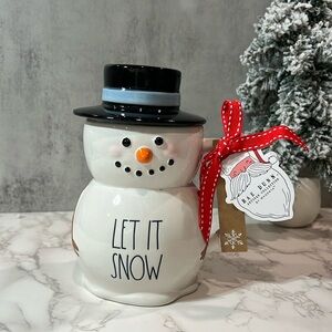 RAE DUNN Mug - CHRISTMAS 2024 - LET IT SNOW - Snowman Mug 

Only have 3 left🎄